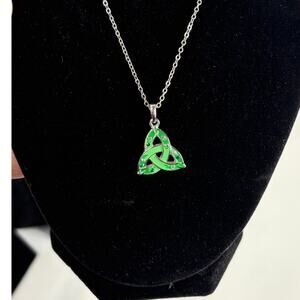 Solvar Irish Trinity Knot Necklace Silver Tone Green Enamel 18in Chain